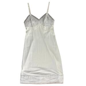 Vanity Fair Full Slip Dress Women’s Sz 32 Beige Floral Lace Details 1980’s VTG